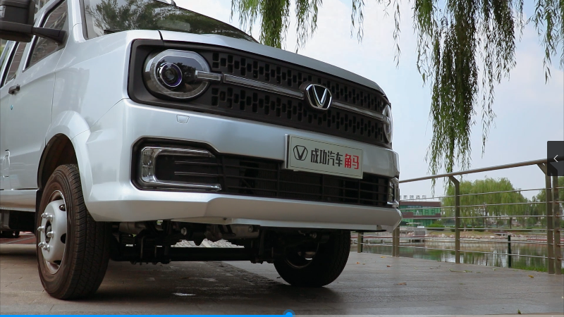 1704003710377161.png 角马大灯实图.png