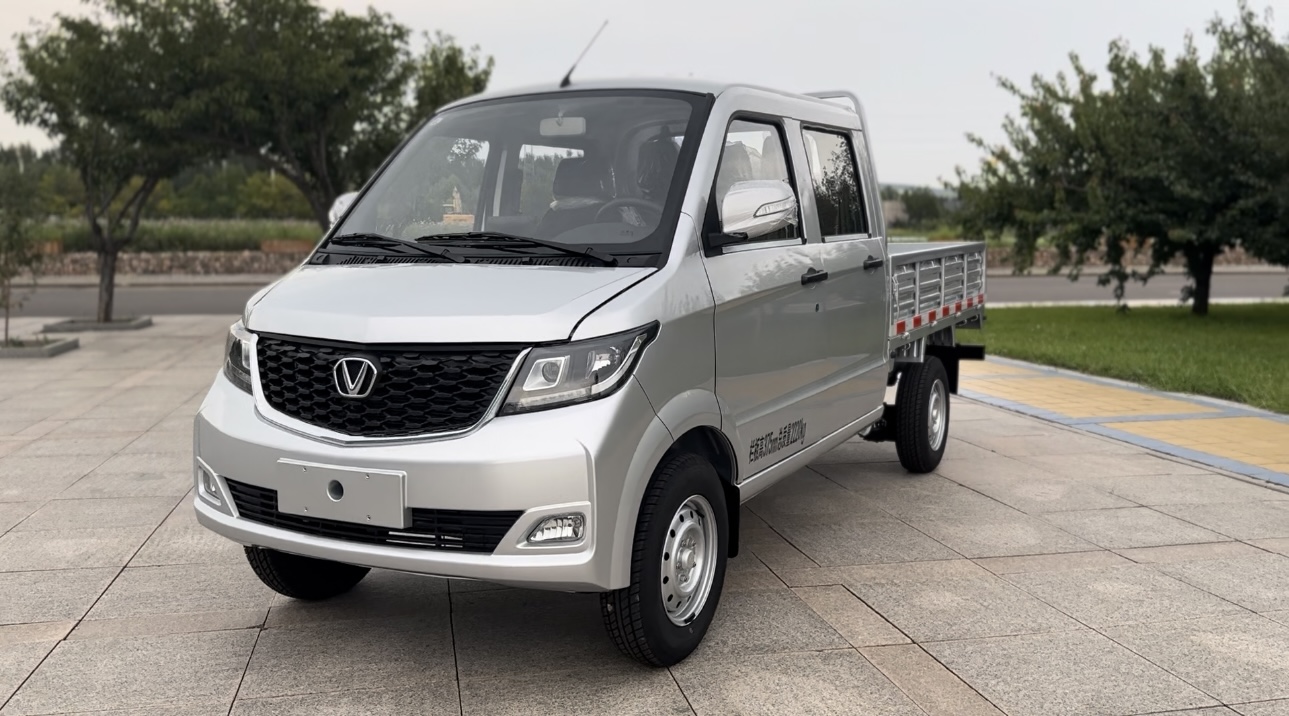 1704178305580702.jpg 2024斑马整车图片-前脸.jpg