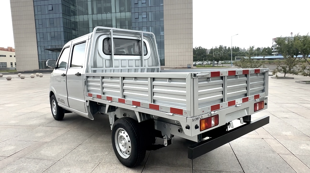 1704178317778297.jpg 24款斑马侧面图.jpg