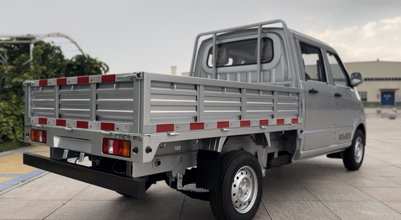 1711521974709097.jpg 2024斑马整车图片-尾部.jpg