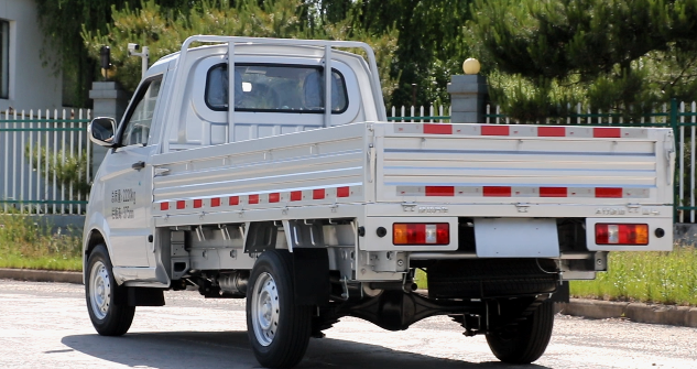 1715148117917017.png 斑马加长版实图后侧面.png